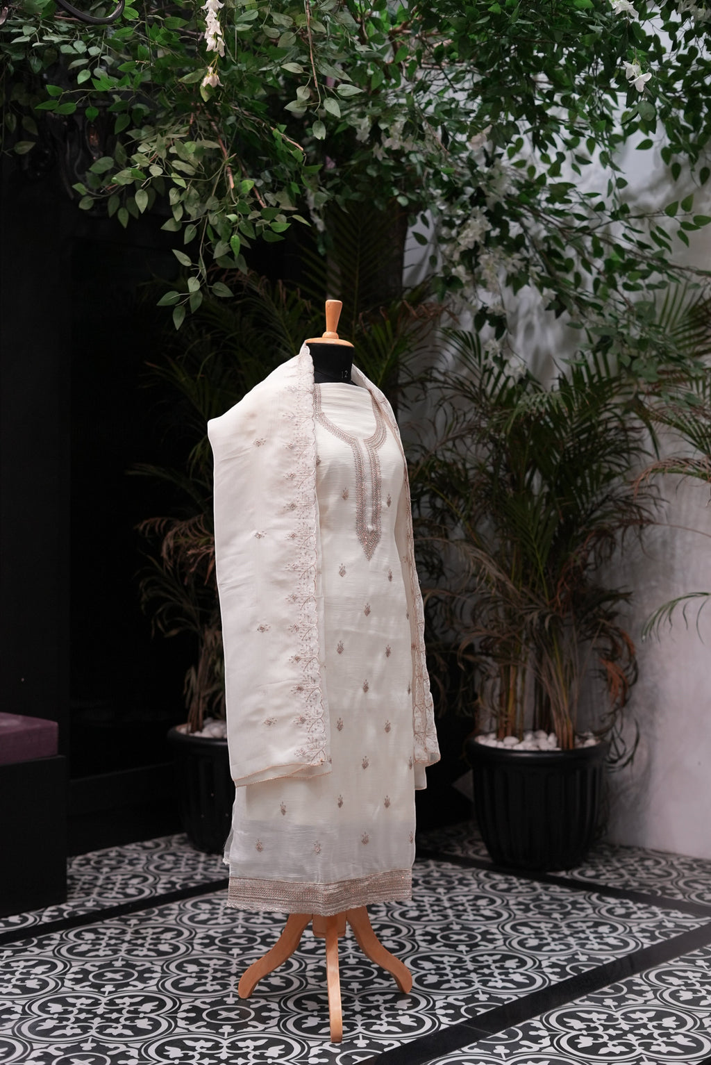 Elegant Off-White Punjabi Suit with Dupatta for MOM